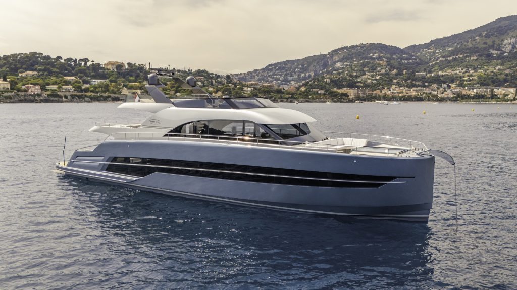 SB85 Fly near Cannes